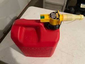 lot 318 image: Two and a Half Gallon No Spill Gas Can