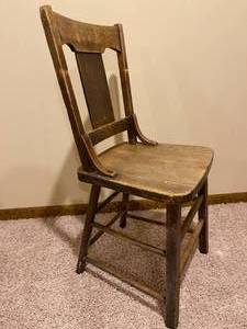 lot 320 image: Vintage Wooden Chair