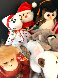 lot 81 image: Variety of Beanie Babies