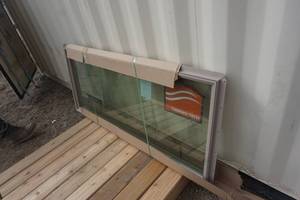 lot 6 image: Thermo Tech Vinyl Clad Transom Window