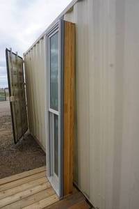 lot 19 image: Andersen Vertical TransomSide Window