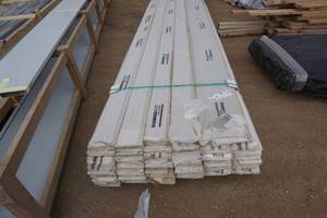lot 39 image: Lot of Diamond Kote Smart Siding 6 Lap Siding