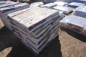 lot 68 image: 39 - Bundles Tamko Heritage Style Asphalt Shingles