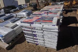lot 69 image: 38 - Bundles Tamko Heritage Style Asphalt Shingles