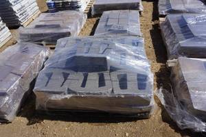 lot 121 image: Pallet of 19 - 16 Retaining Wall Block