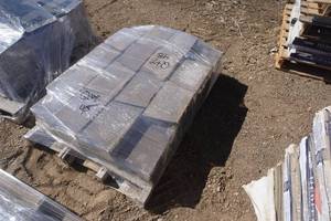 lot 122 image: Pallet of 45 - 18 Retaining Wall Block Wall Caps