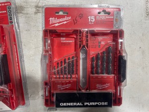 MILWAUKEE 25PC IMPACT DRIVER BIT SET & 15PC BLACK OXIDE DRILL BIT SET