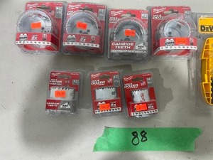 MILWAUKEE HOLE SAW LOT W 13PC DEWALT TITANIUM BIT SET