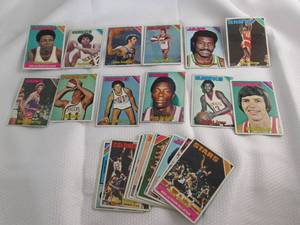 Assorted 1975-76 Topps Basketball C...