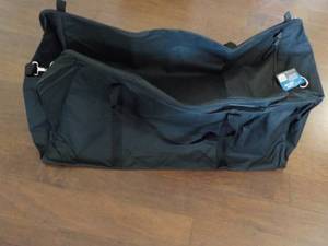 lot 4 image: New Pro Guard Xlarge Sport Bag 36 x 15 x 18 retail $139
