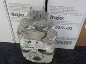 lot 54 image: 4 x 2 Liter Jugs GOJO Hand Cleaner...