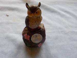 lot 66 image: Owl Solar Spotlight 6 tall...