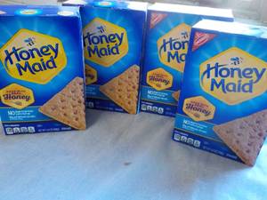 lot 76 image: 4 x 14.4 oz Boxes Honey Maid Graham Crackers past best date