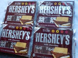 lot 83 image: 4 x 6 Full Size Hersheys Milk Chocolate Candy Bags