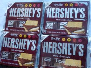 lot 84 image: 4 x 6 Full Size Hersheys Milk Chocolate Candy Bags