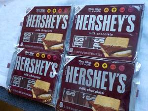 lot 87 image: 4 x 6 Full Size Hersheys Milk Chocolate Candy Bags