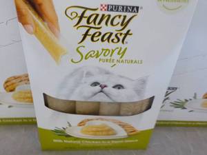 lot 98 image: 30 x 4 packs Purina Fancy Feast Savory Chicken in a Demi-Glaze Cat Treats- retail $3 each