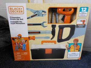 lot 121 image: Black and Decker Carpenter Dress Up Set  new in box