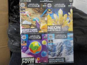 lot 129 image: 4 in 1 Ultimate Science - new in bo...