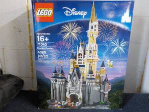 lot 134 image: LEGO Disney Castle 4080 pcs - new in box