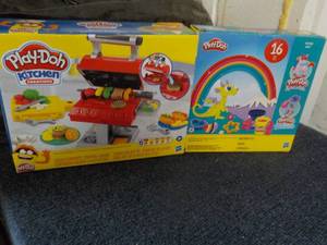 lot 139 image: 2 Play-Doh - new in box...