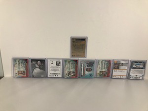 lot 26 image: Lot of Hockey Cards