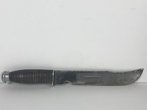 lot 53 image: Vintage Hunting Knife with Sheath