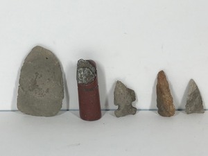 lot 61 image: Native American Artifacts - 4 Arrowheads & What Looks to be a Pipe