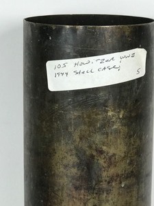 lot 64 image: Vintage WWII 105 Howitzer 1944 Shell Casing