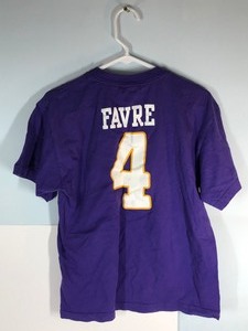 lot 89 image: Minnesota Vikings Football T-Shirt - Size XL - Favre #4