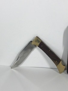 lot 92 image: 2 - Hunting Knifes with Sheaths