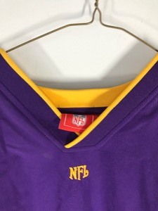 lot 406 image: Minnesota Vikings Pull Over Spring Jacket - Size XL