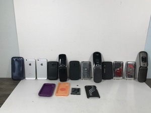lot 407 image: Lot of Cell Phones - IPODs & Accessories