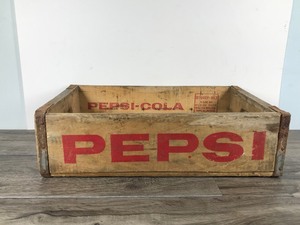lot 442 image: Vintage Pepsi Wooden Crate