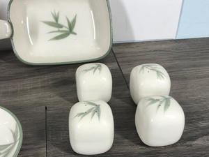 lot 446 image: 14 Piece Vintage Winfield Set