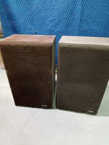 lot 315 image: Omega speakers