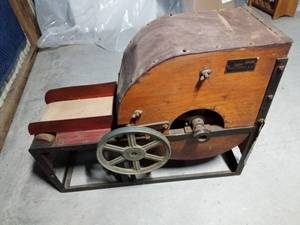 lot 5 image: Antique cotton cleaning machine
