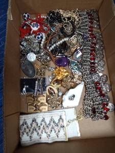 lot 312 image: Flat of Jewlery with sterling silver ring and earrings
