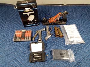 lot 299 image: Lot of tools, hardware and lighting