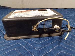 lot 300 image: Electric fence controller
