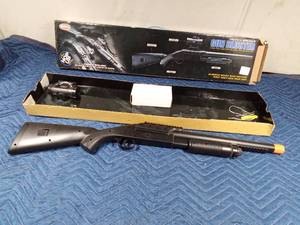 lot 276 image: New Gun Bluster air sport gun with scope