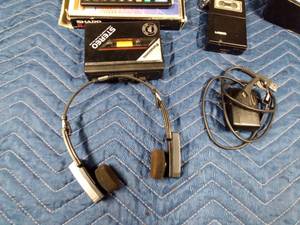 lot 261 image: Lot of electronics