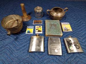 lot 258 image: Lot of vintage items and more