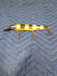 lot 248 image: Muskie lure