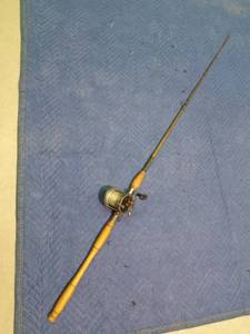 lot 244 image: Big game fishing rods and reel