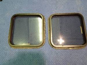 lot 234 image: 2 sm Camper windows