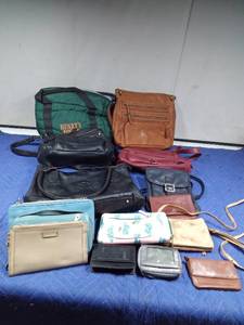 lot 222 image: Purses, pocketbooks, cooler bag