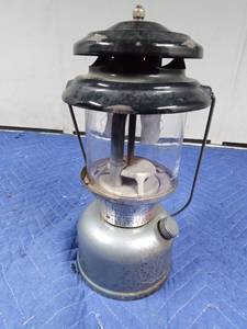 lot 217 image: Vintage Coleman lantern May 1993