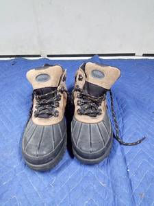lot 205 image: Northwest Territory hiking boots