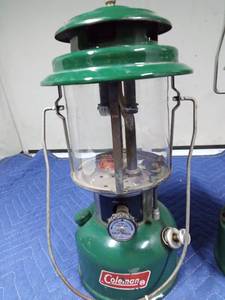 lot 208 image: 1975 and 1980 Coleman lanterns